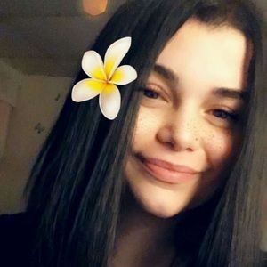 Meet your Posher, Alisha
